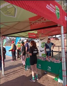 FINISHBIOGENHANDHOUNIKETEESANDBANNER.JPG